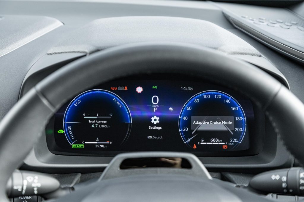 Toyota-C-HR-GXL-Hybrid-speedo