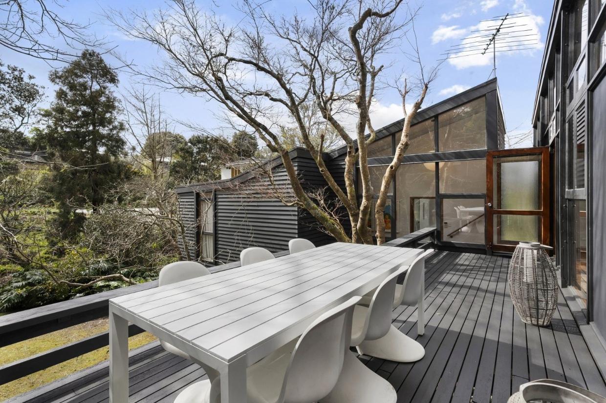 Onehunga, Auckland Mid-century house for sale