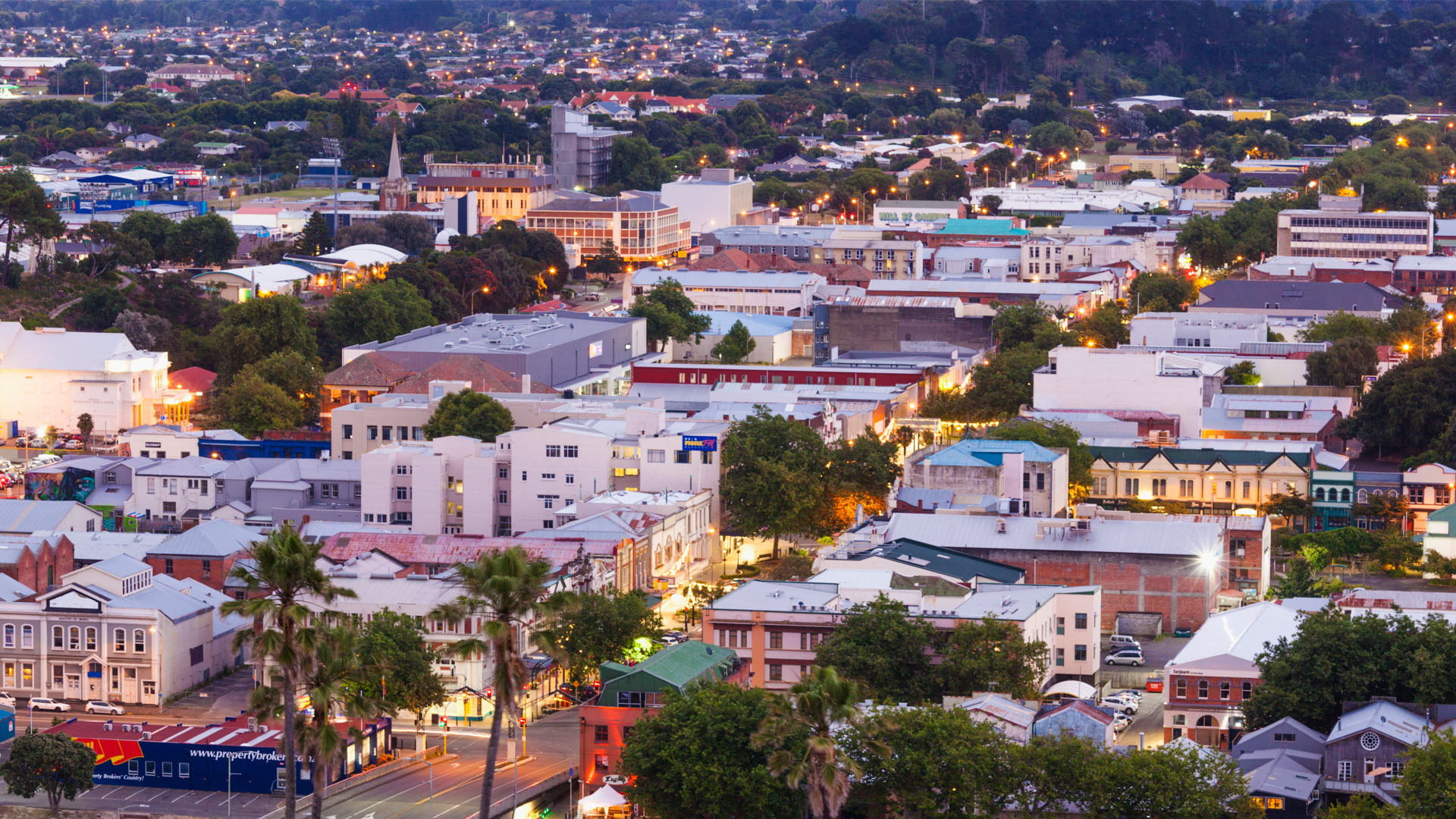 A photo looking over the city of Whaganui in the evening.