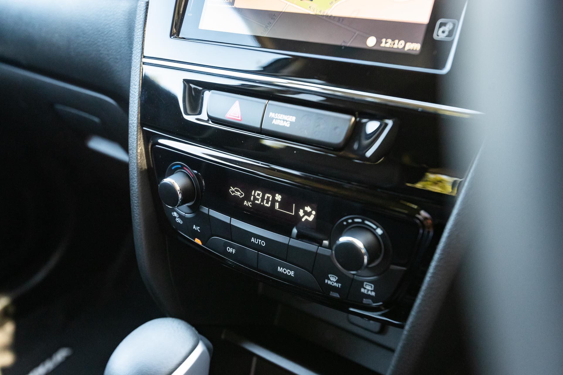 Suzuki Vitara Hybrid Centre Console