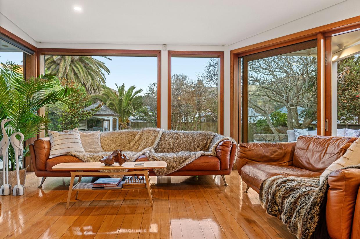 The extension won architectural and Master Builder awards. 