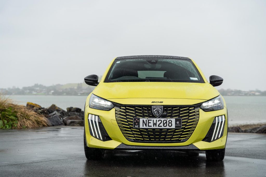 Peugeot-208-GT-Hybrid-front-profile