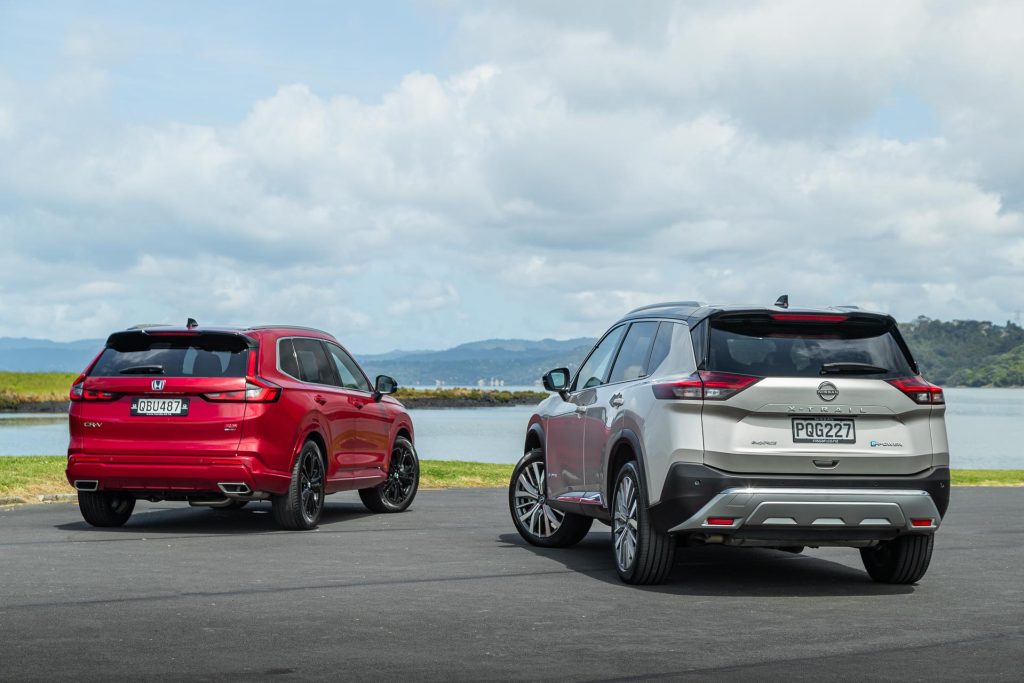 Honda-CR-V-RS-vs-Nissan-X-Trail-E-Power-Ti-rear-shot