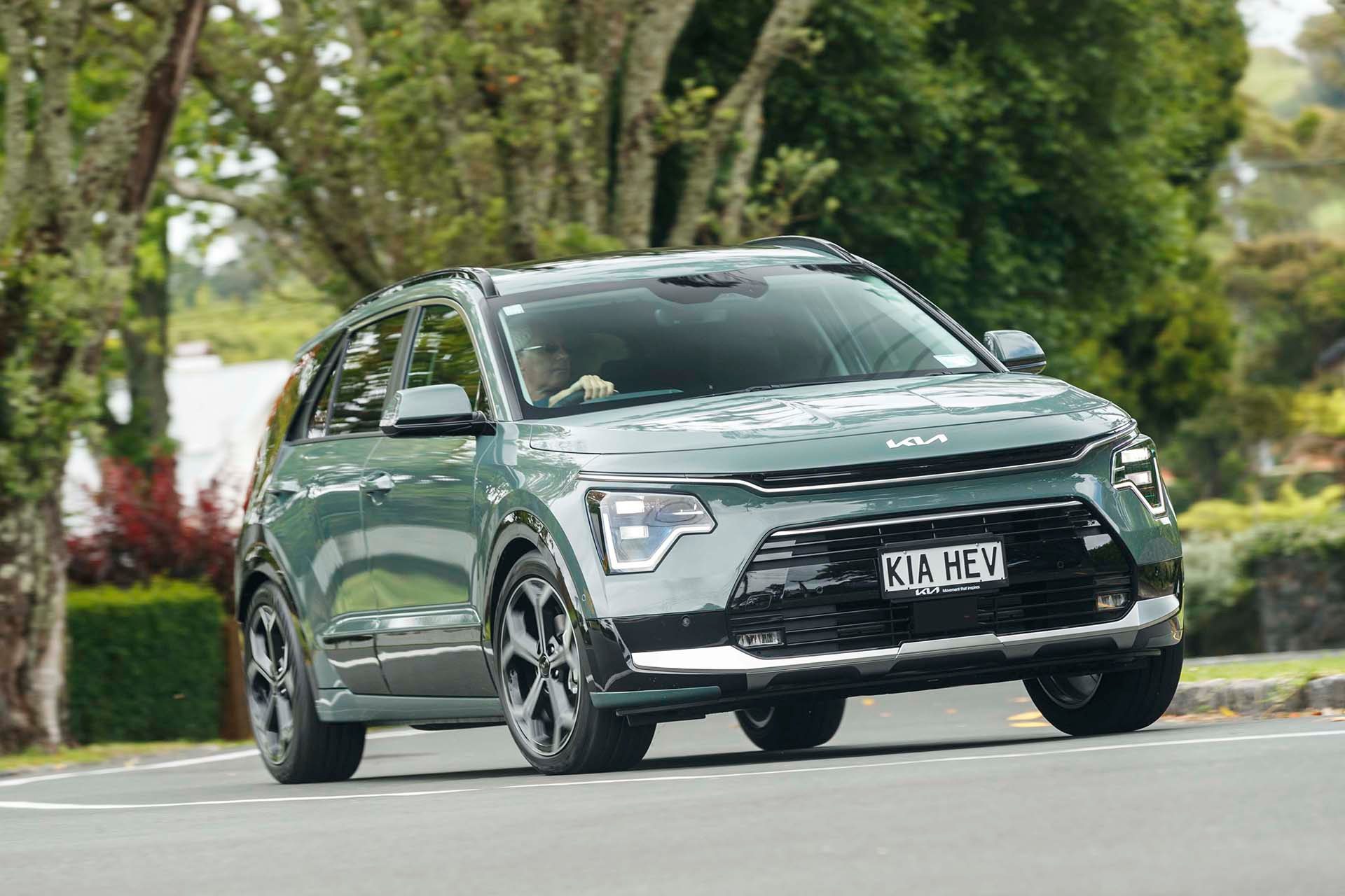 Kia Niro Hybrid GT-Line front cornering action