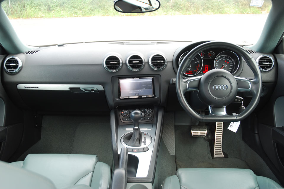 Audi TT 2006 Interior