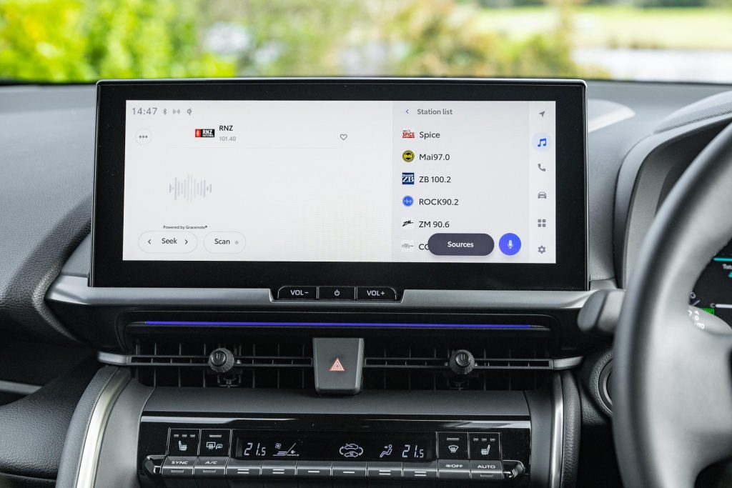 Toyota-C-HR-GXL-Hybrid-infotainment-screen