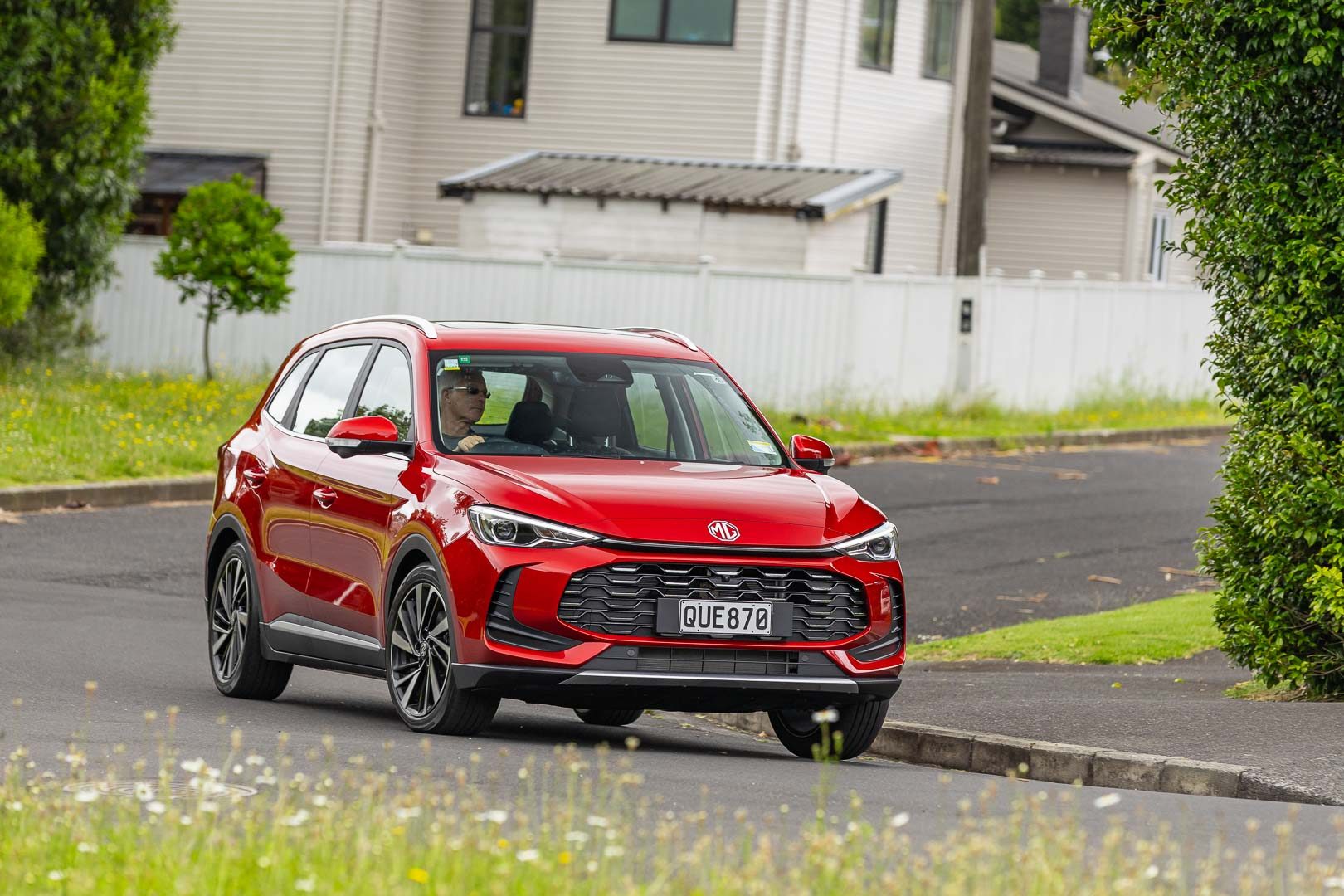  MG-ZS-Hybrid-cornering-hero-shot