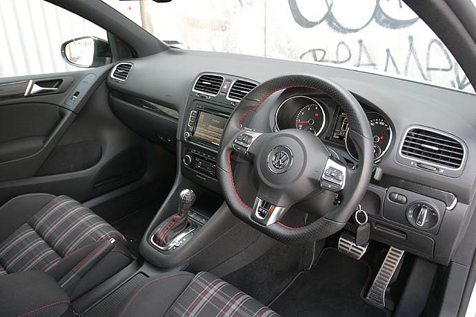 Volkswagen Golf 2011 Interior