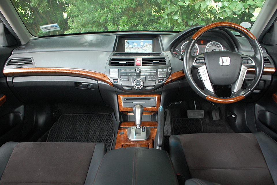 Honda Inspire 2011 Interior