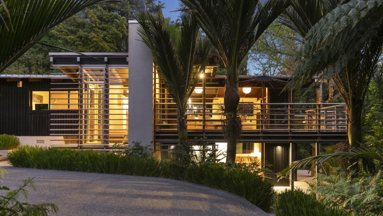 Glade House in Remuera was a ‘60s house that took on a whole new lease of life with a redesign that captured the original Modernist essence. It has been in the same ownership for the past 25 years. Photo: NZ Sotheby's