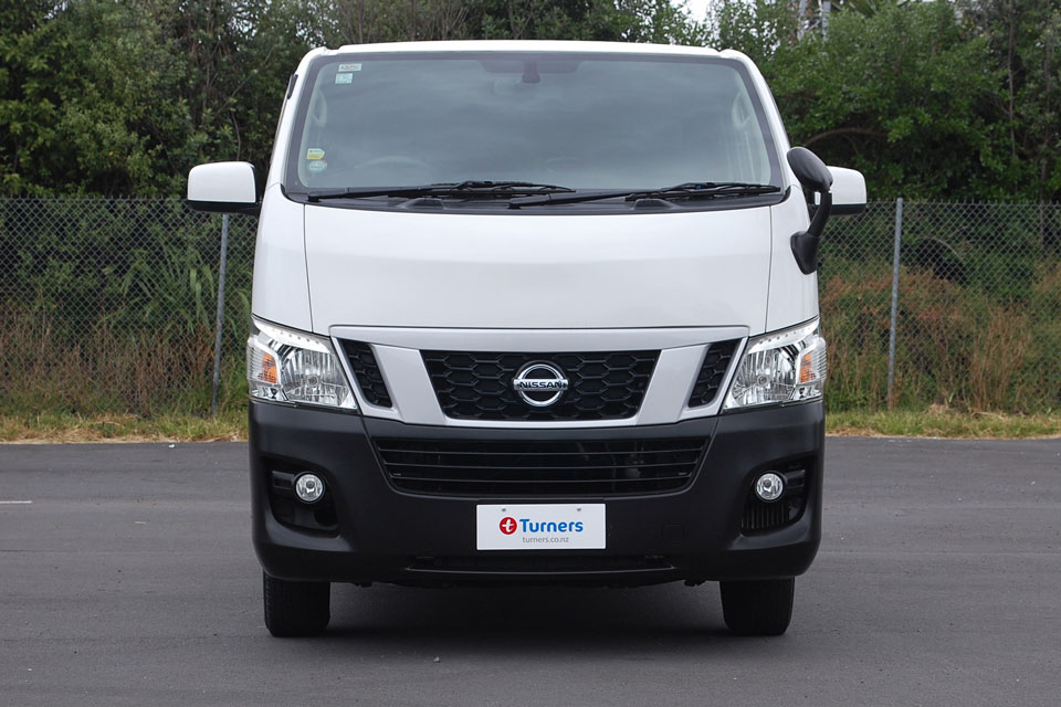 Nissan Caravan Minibus 2012 Front