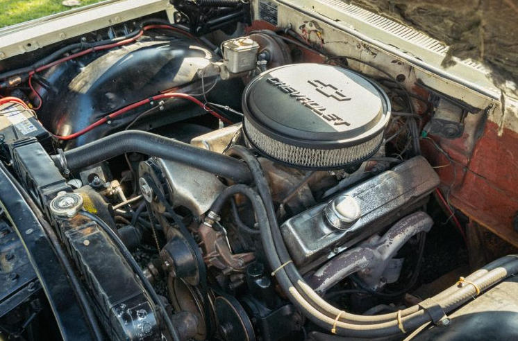 1959 Chevrolet Sport Coupe engine