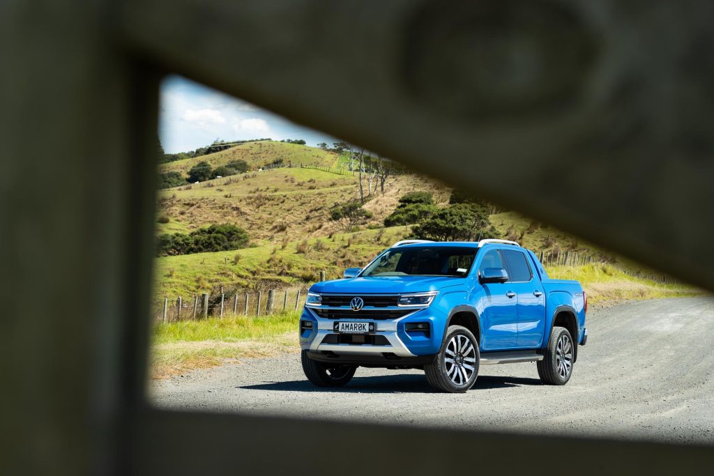 Volkswagen-Amarok-Aventura-front-quarter-framed-shot