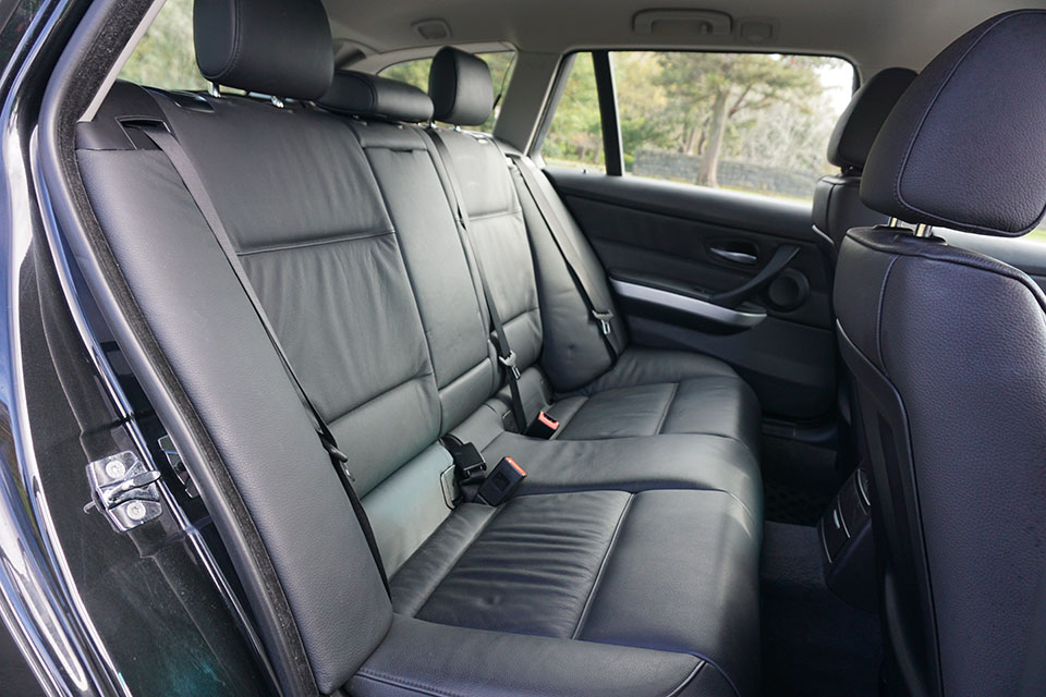 BMW 320i 2006 Rear Seats