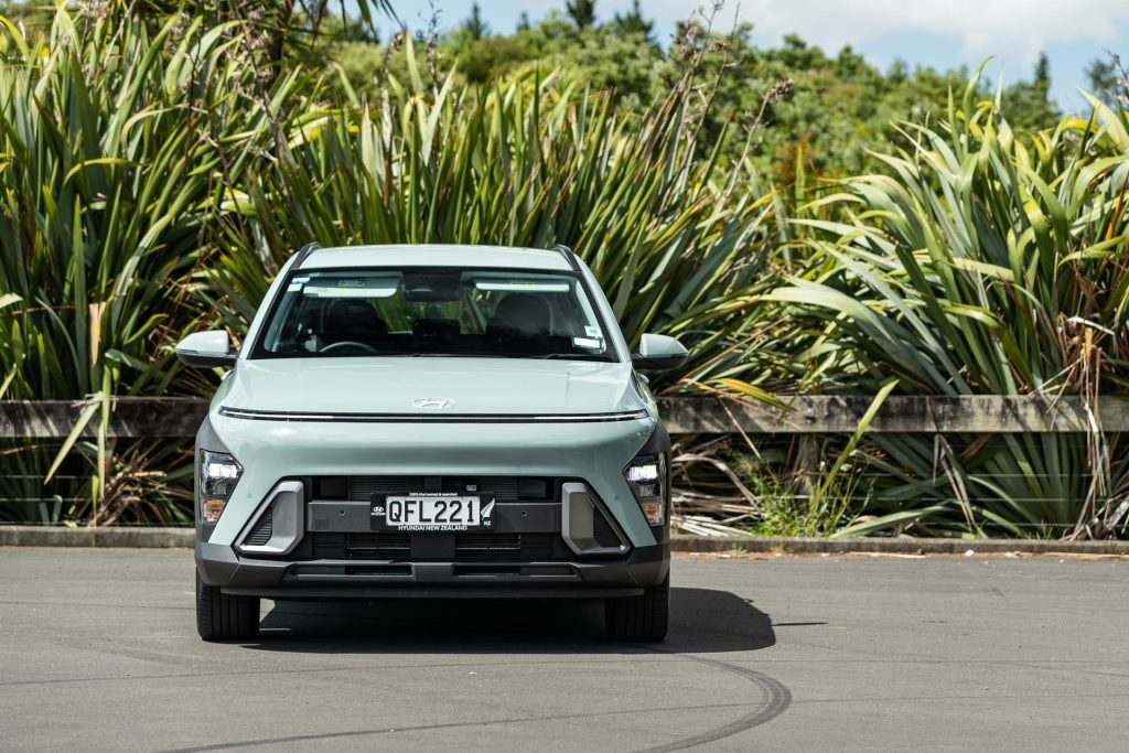 Hyundai Kona Hybrid Active front profile 