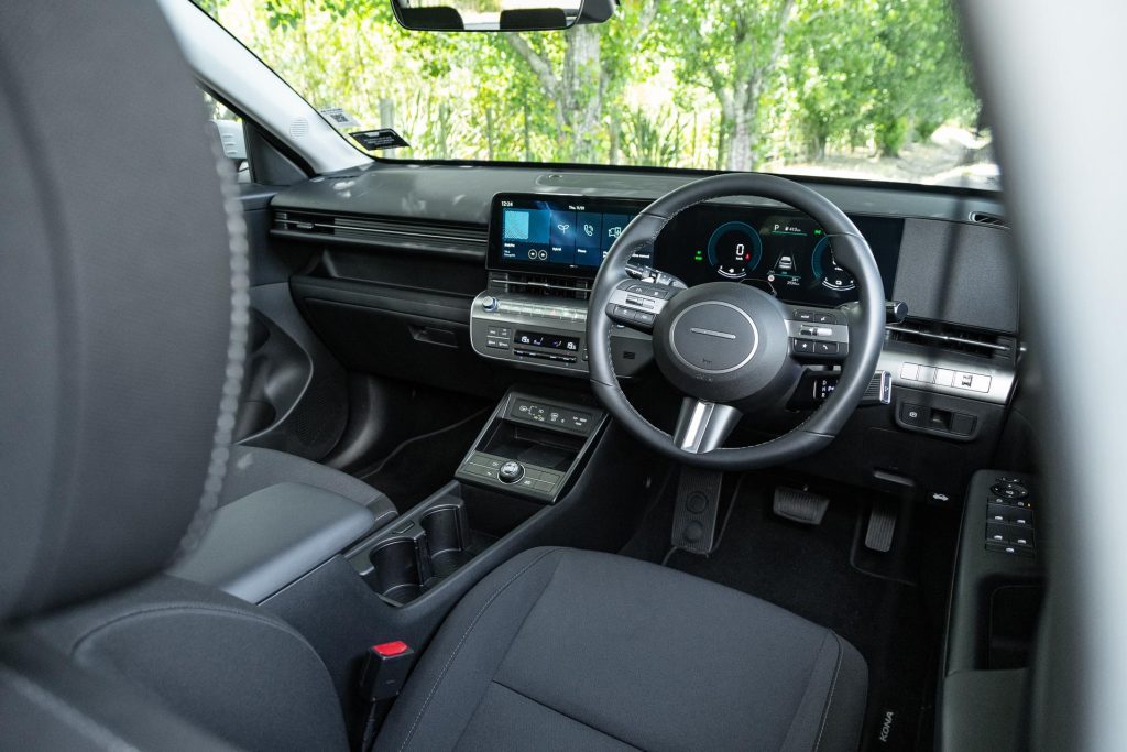 Hyundai Kona Hybrid Active front interior view