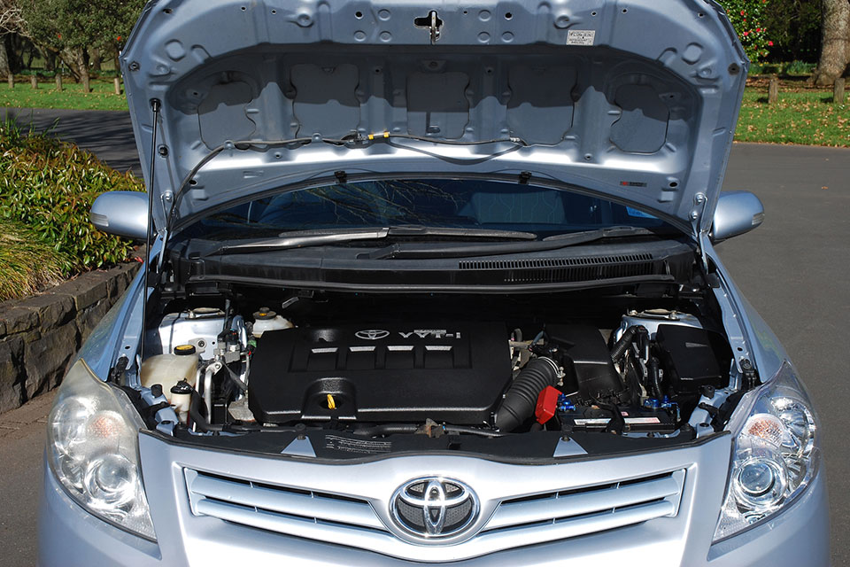 Toyota Corolla 2010 Engine