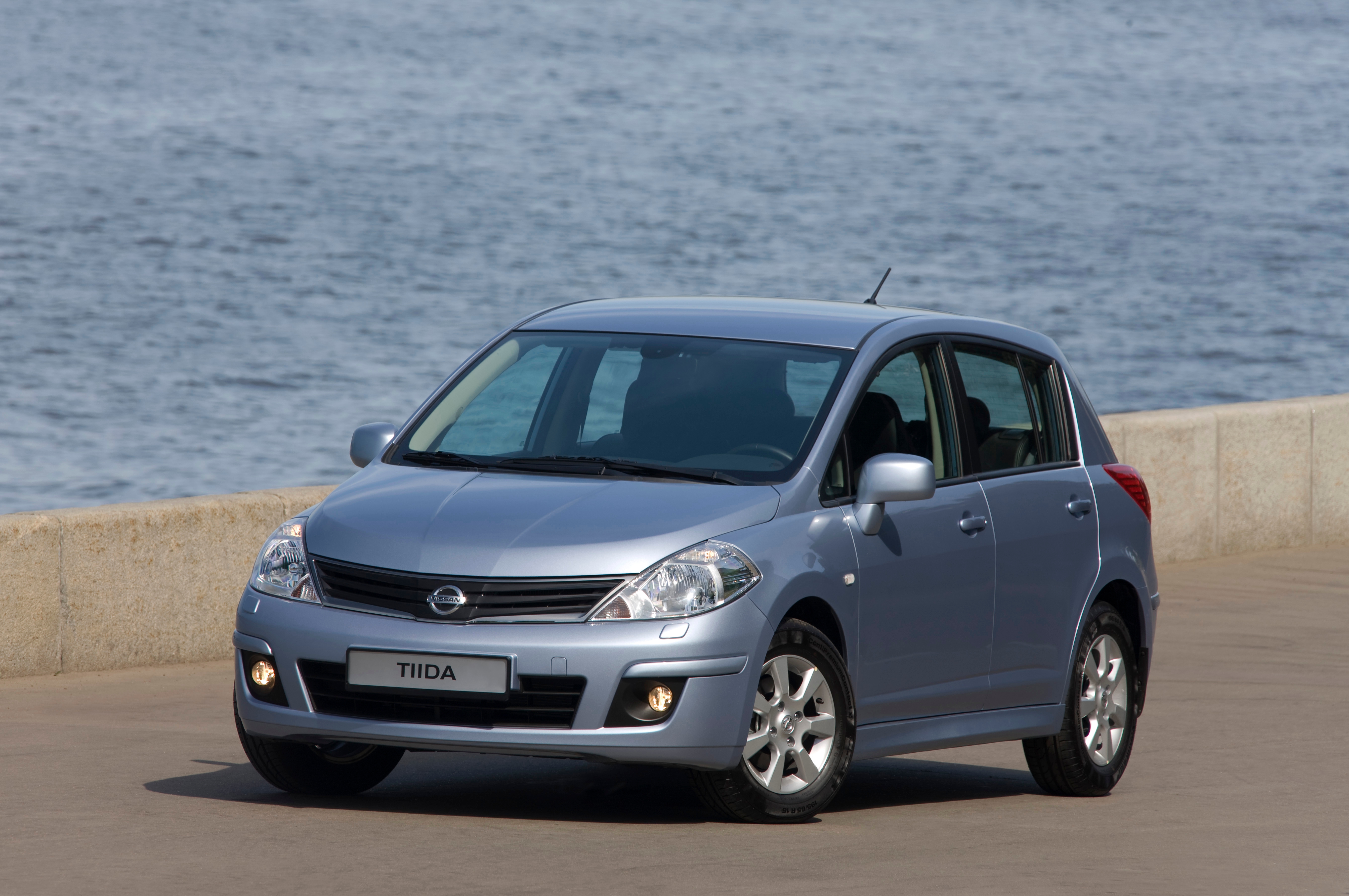 Nissan Tiida Hatchback