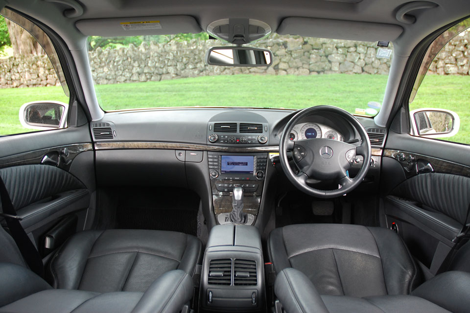 Mercedes Benz E350 Interior