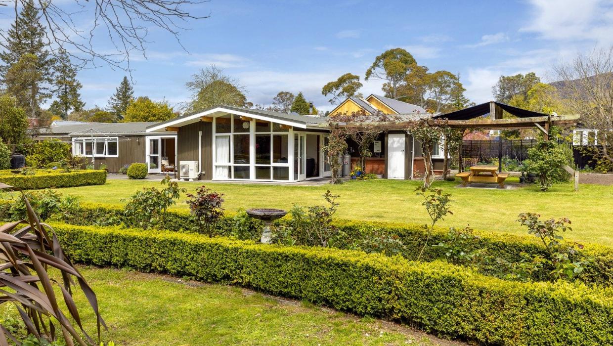 2/117 Taupahi Road, Turangi