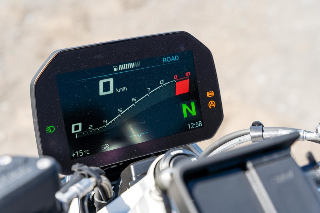 BMW R 1250 R rider display