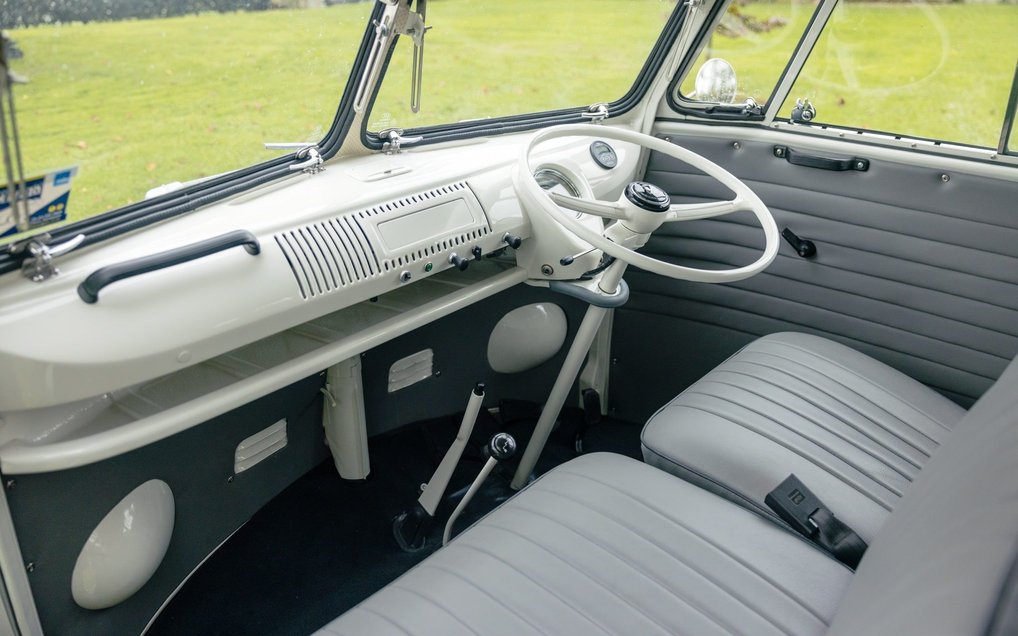 Volkswagen Kombi interior