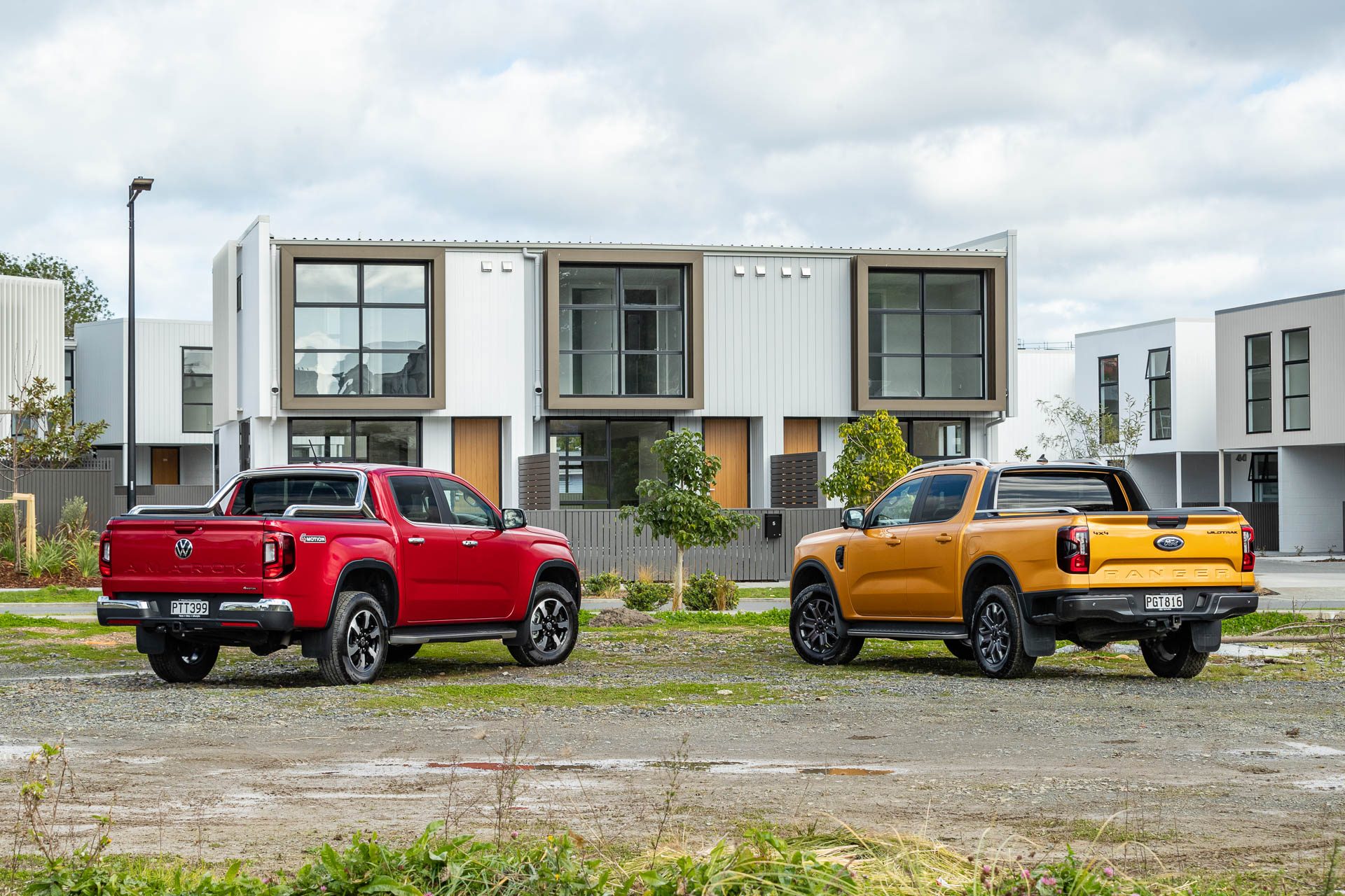 2023 Ford Ranger vs VW Amarok rear view