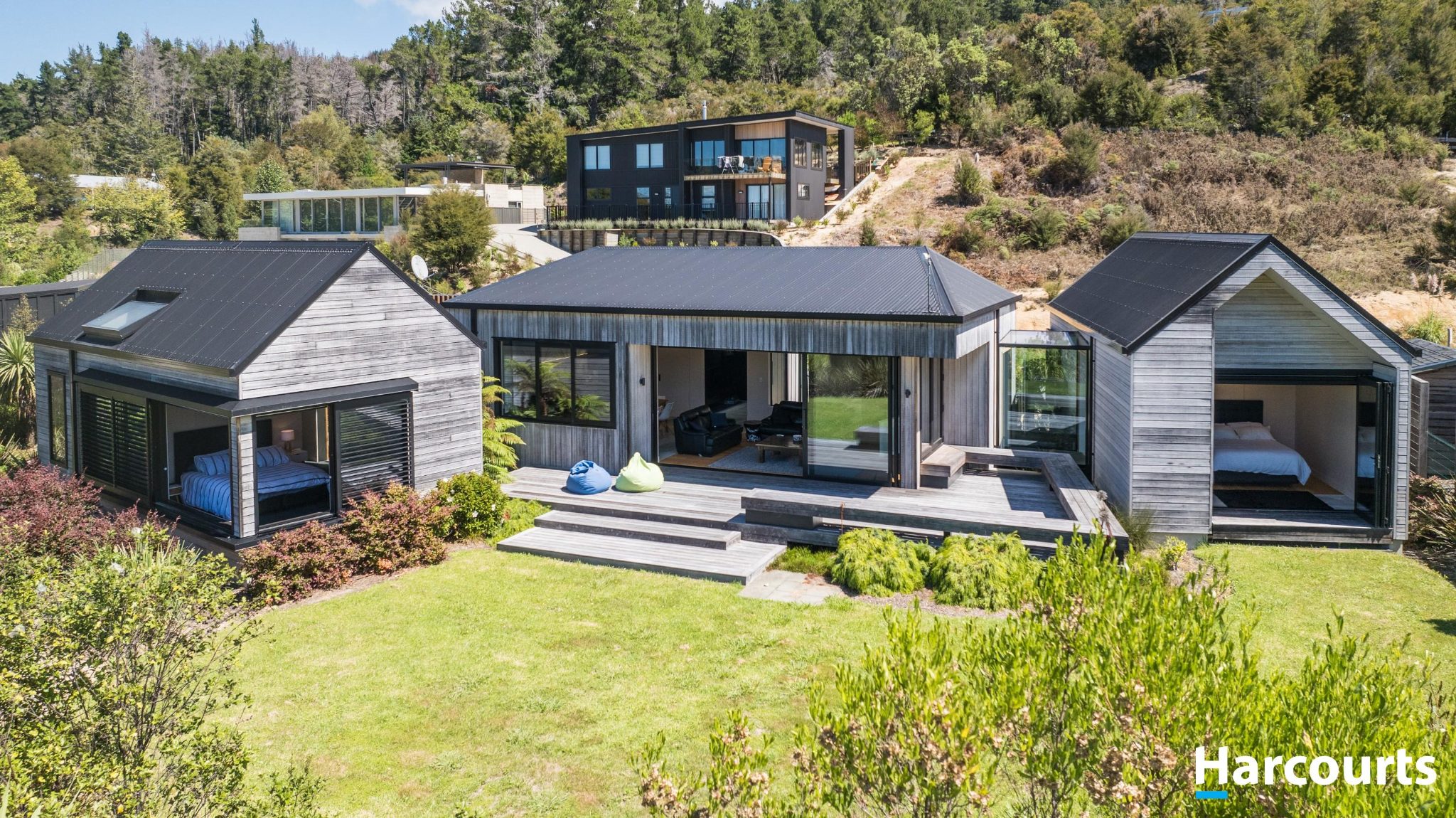 Coastal Living in Kaiteriteri, the property from the outside