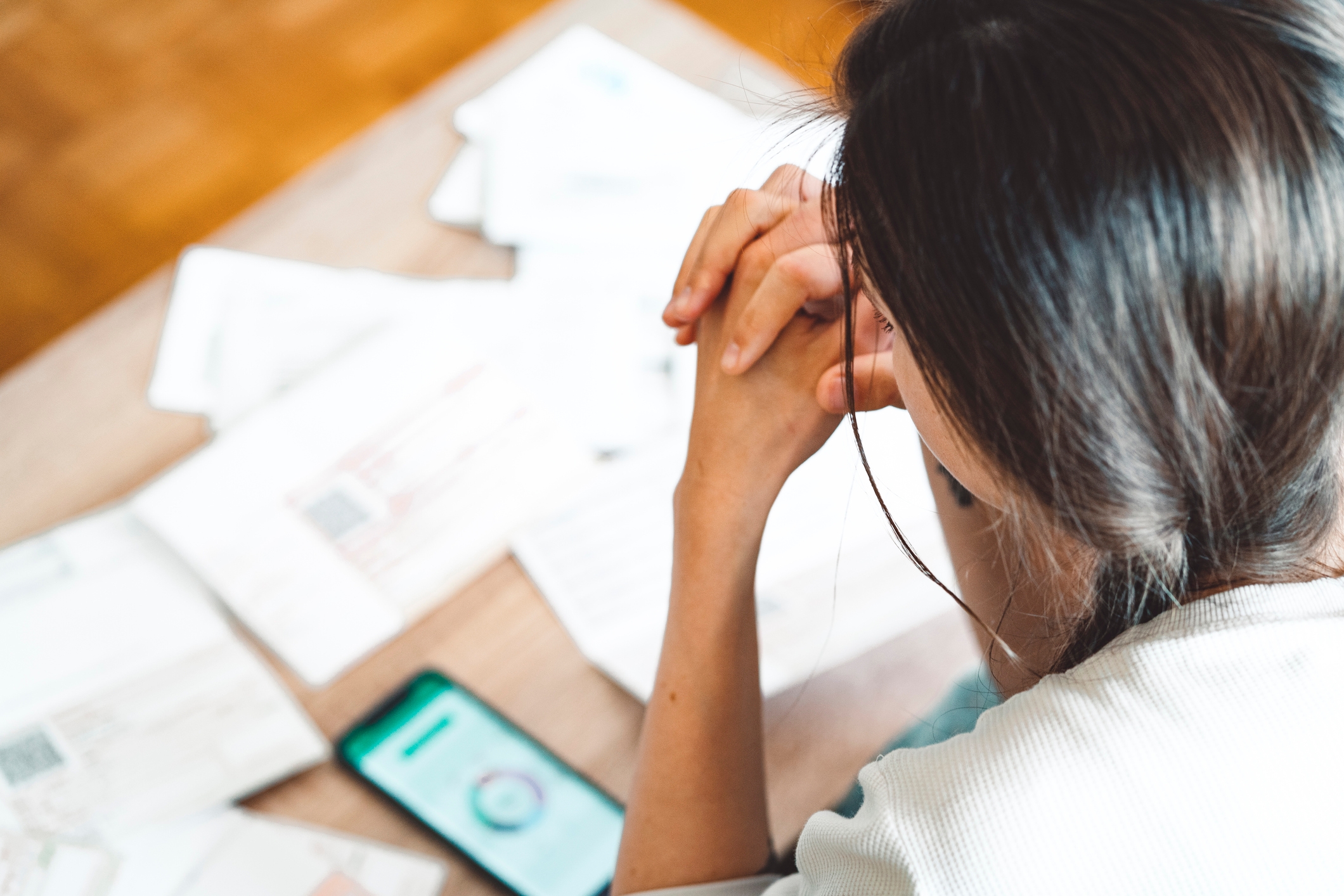 Hand balancing money and house. What happens if I can't pay my mortgage? 