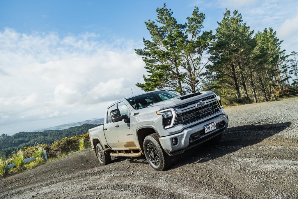 Chevrolet-Silverado-2500-HD-LTZ-cornering-drift