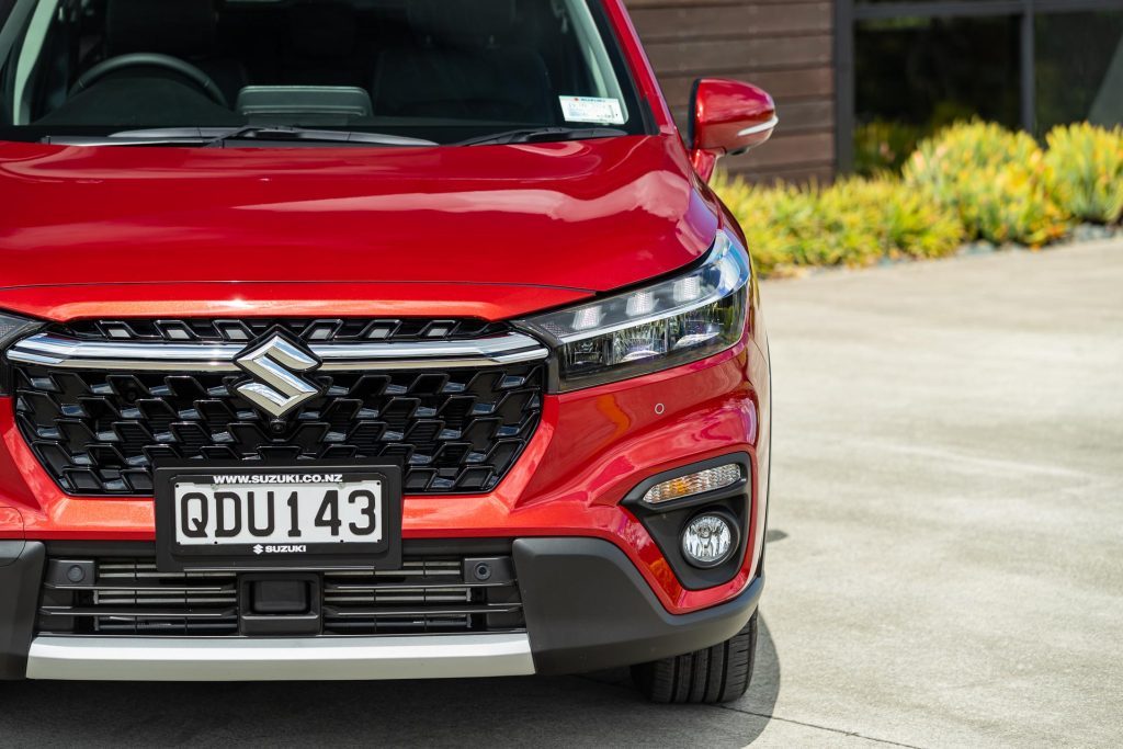 Suzuki S Cross front end detail