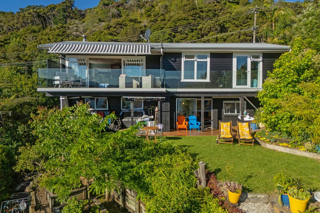 An iconic 60's classic overlooking Whitianga