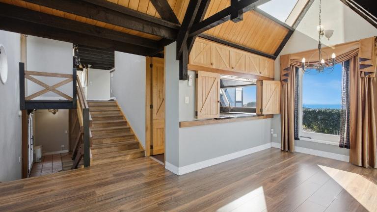 Oak interior with windows opening outdoor