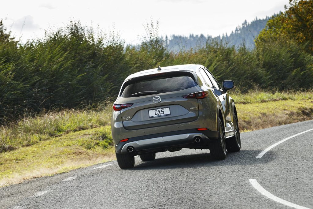 Mazda CX-5 Activ rear action