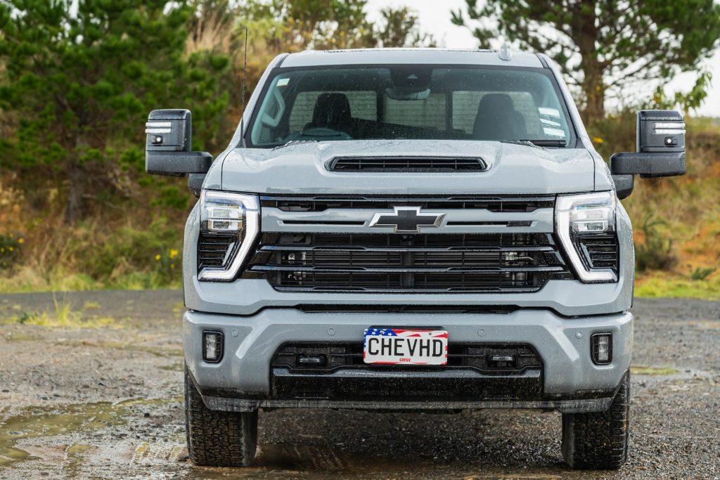 Chevrolet-Silverado-2500-HD-LTZ-front-profile-detail