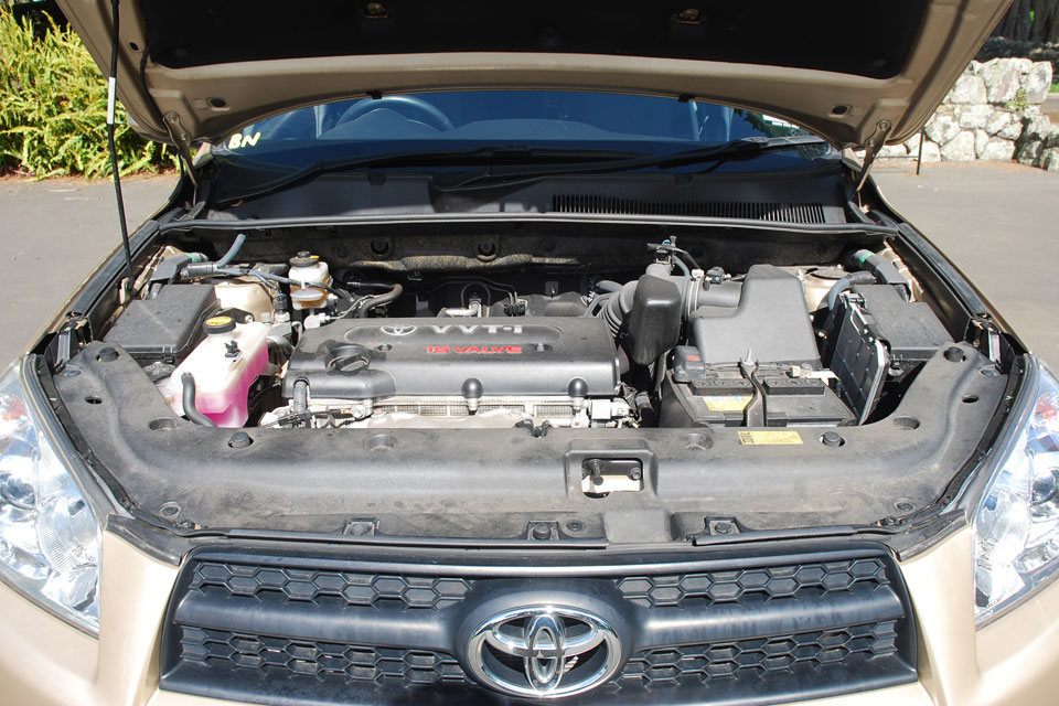 Toyota RAV4 2011 Engine