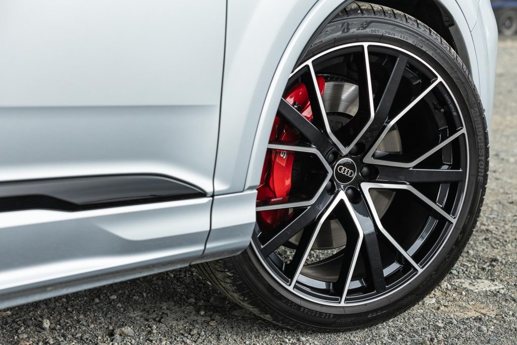 Audi-SQ7-TFSI-wheel-detail