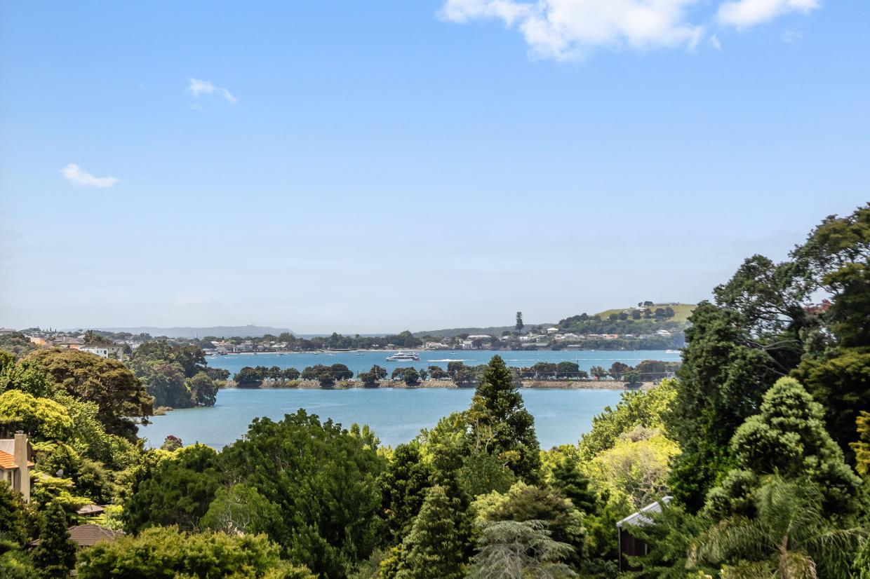 Breathtaking views which soak in the sun and the horizon. 