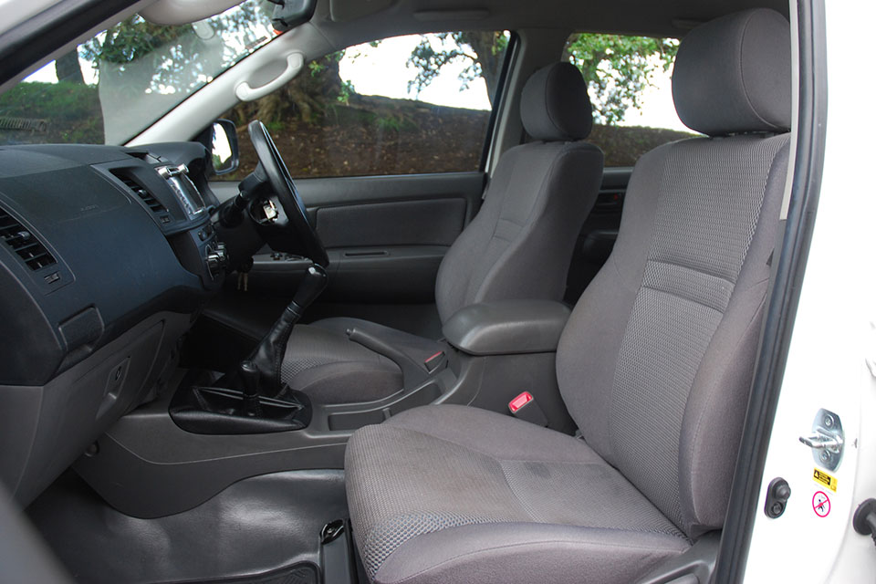 Toyota Hilux 2014 Front Seats
