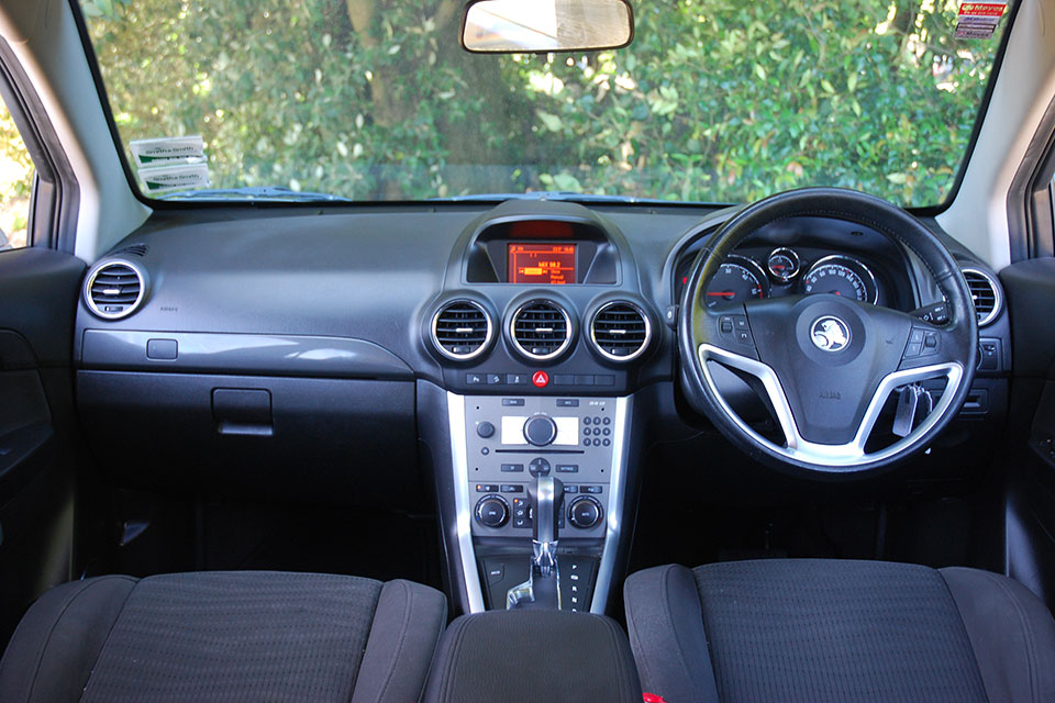 Holden Captiva 2014 Interior