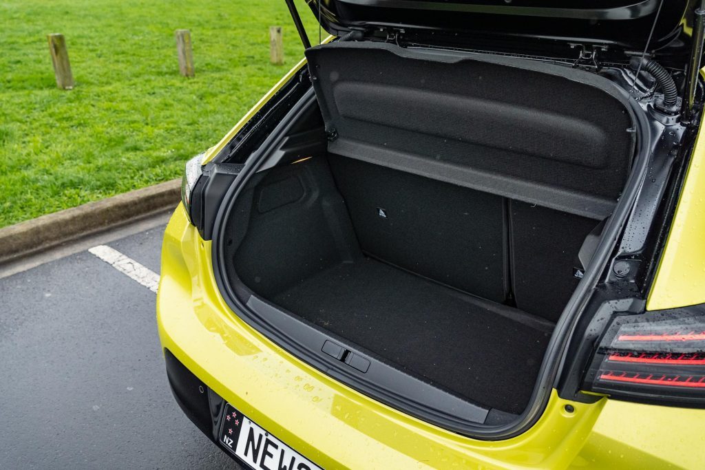 Peugeot-208-GT-Hybrid-boot-space