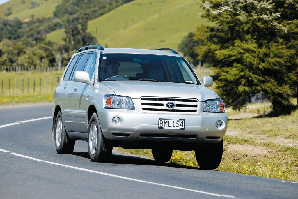  Toyota Highlander vs Subaru Outback 009