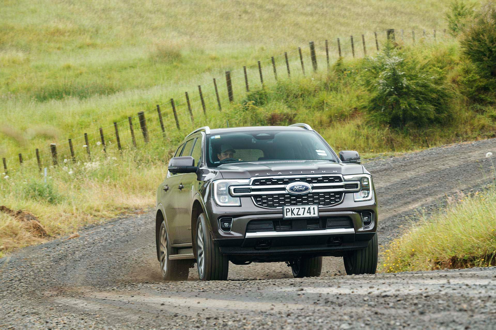 Ford-Everest-Platinum-front-action-w-1