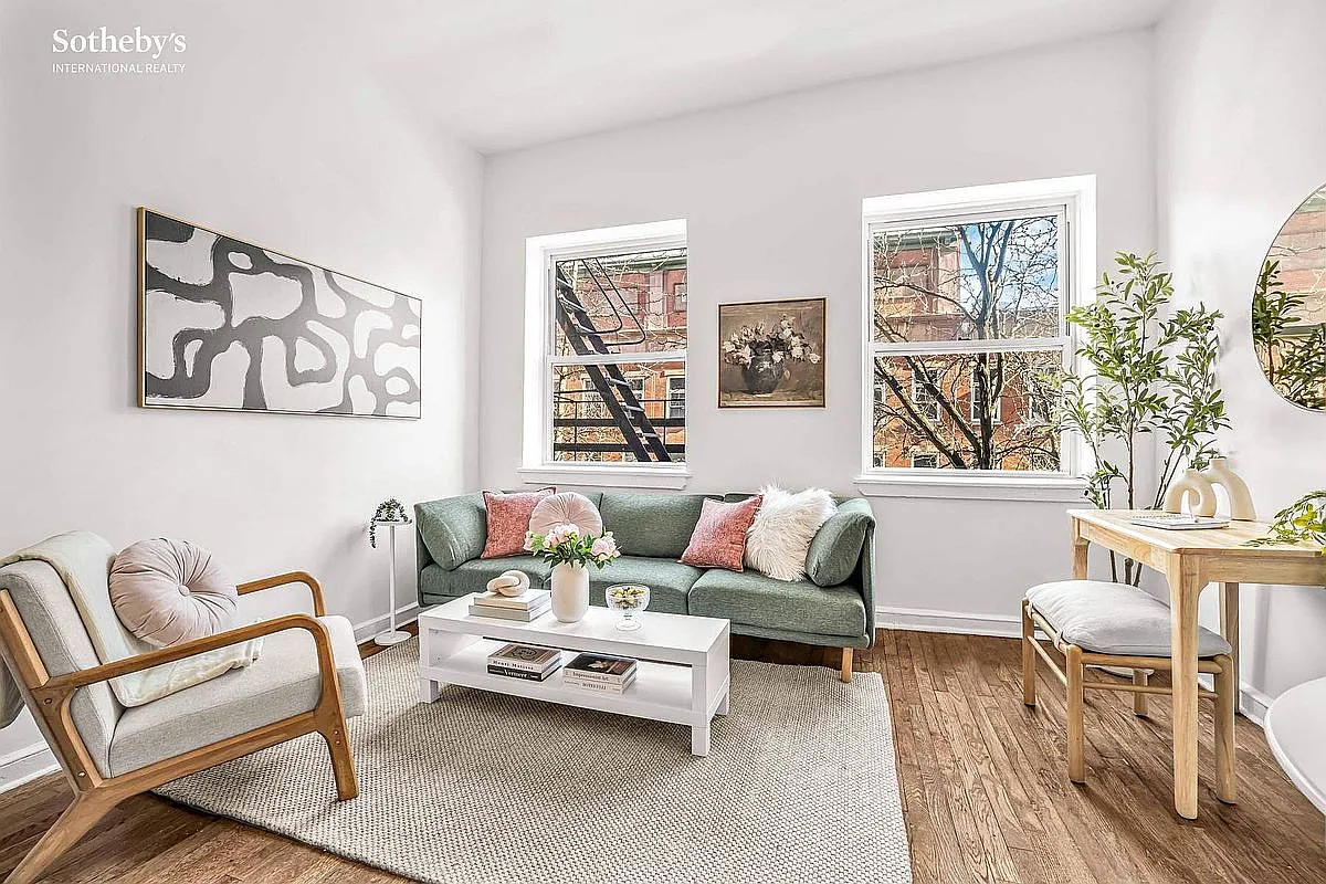 406 W 46th St APT 3B, Manhattan, NY 10036