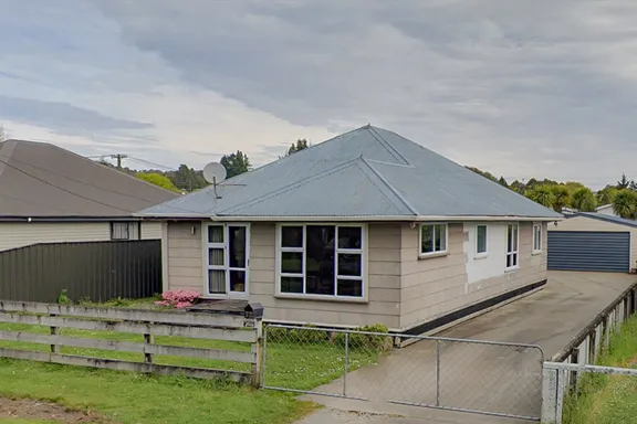 72 Somerled Avenue, Dunollie, Grey, West Coast