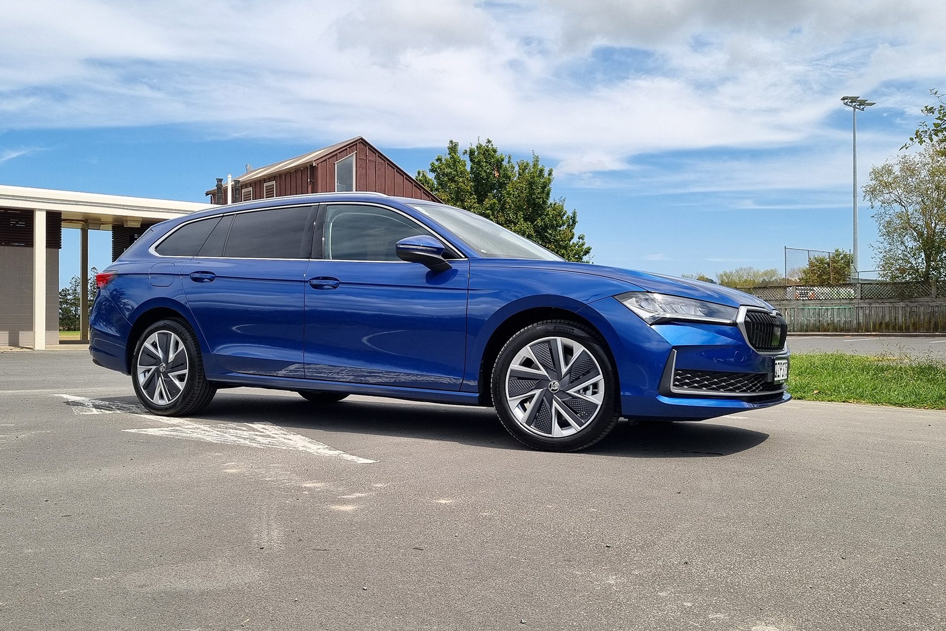 Skoda Superb front