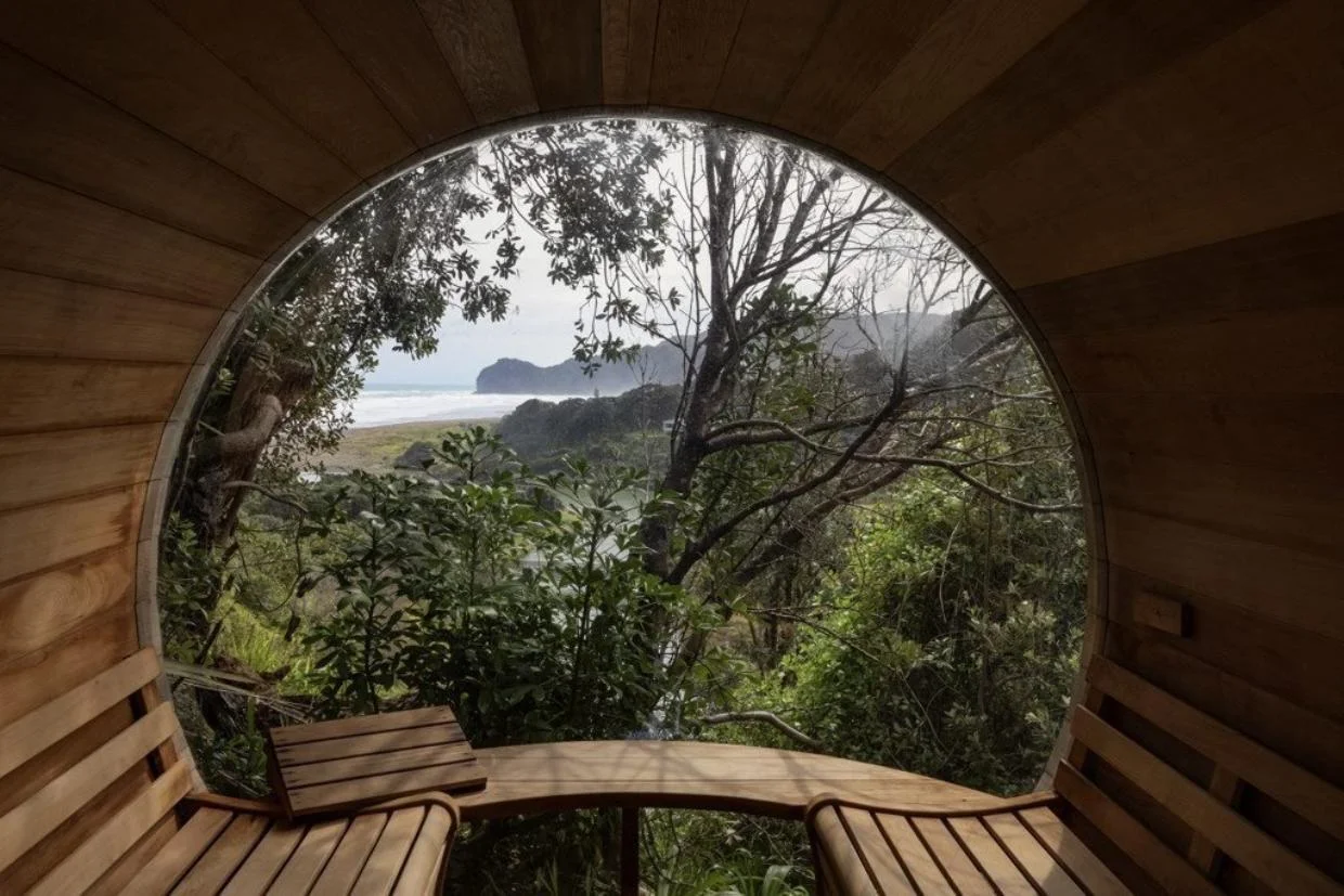Sauna with bush views in Piha