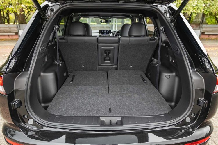  Mitsubishi-Outlander-boot-space