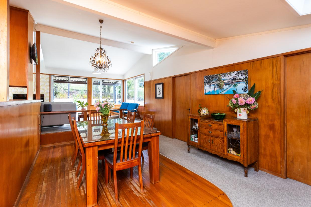 The kitchen is a welcoming entertainment place