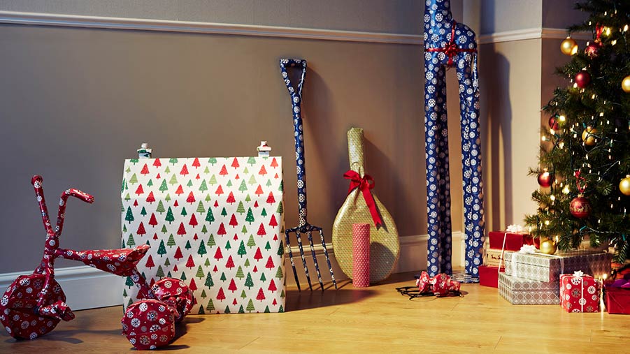 15 Unique Christmas Gift Wrapping Ideas - Spaceships and Laser Beams